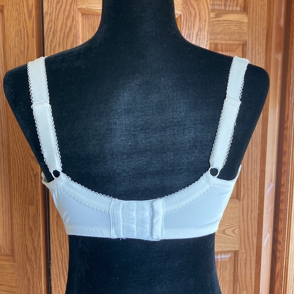 Le Mystere Lace Tisha Bra - Picture 2 of 3